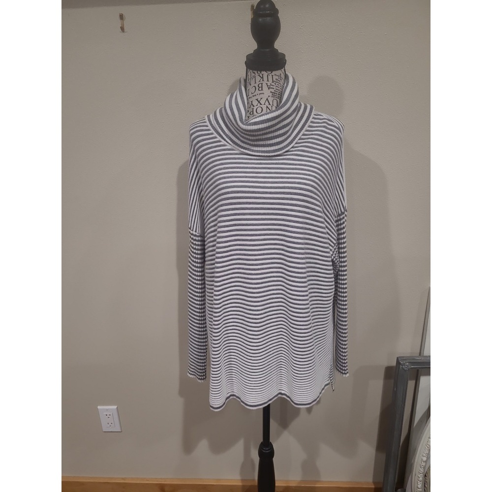 Chico's Zenergy Women's SZ XL (3) Gray Cream Stripe cozy Cowl Neck Sweater tunic
